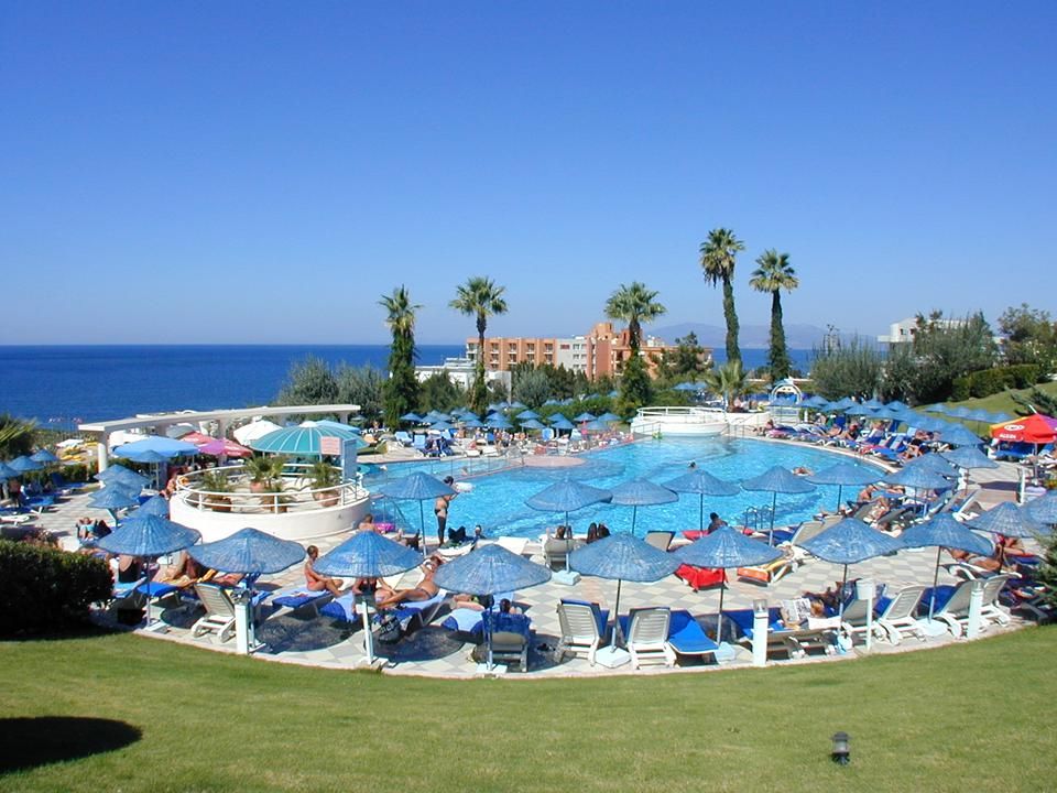 The Grand Blue Sky International, foto 2