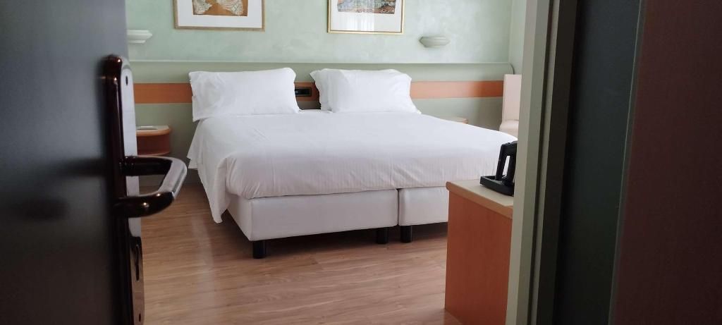 Hotel Leonardo Da Vinci - Erba, foto 3