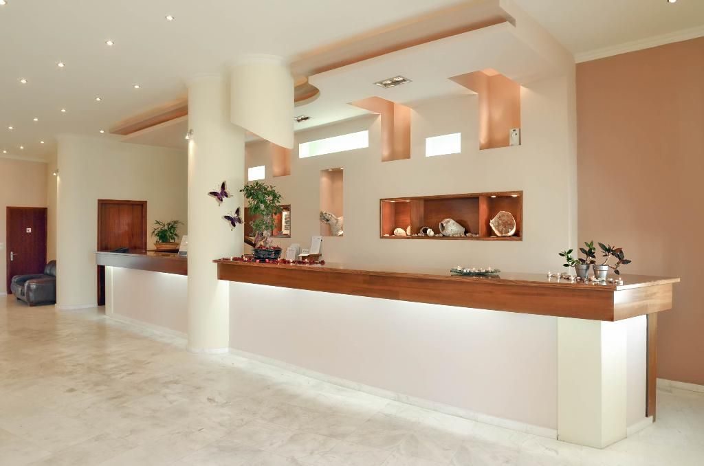 Belussi Beach Hotel & Suites