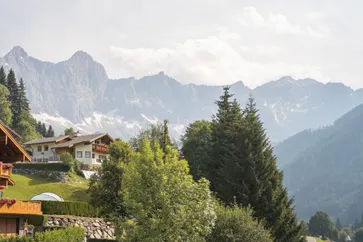 Vue de la maison de vacances (été)