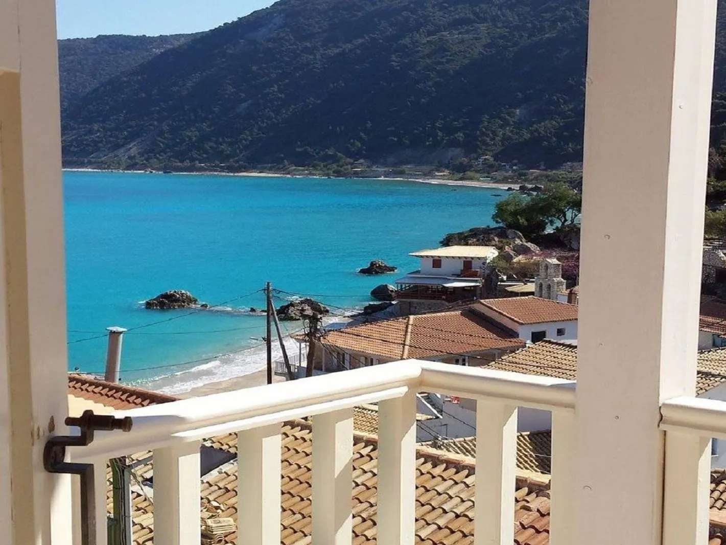 Ionis Hotel