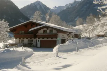 Exterieur vakantiehuis (winter)