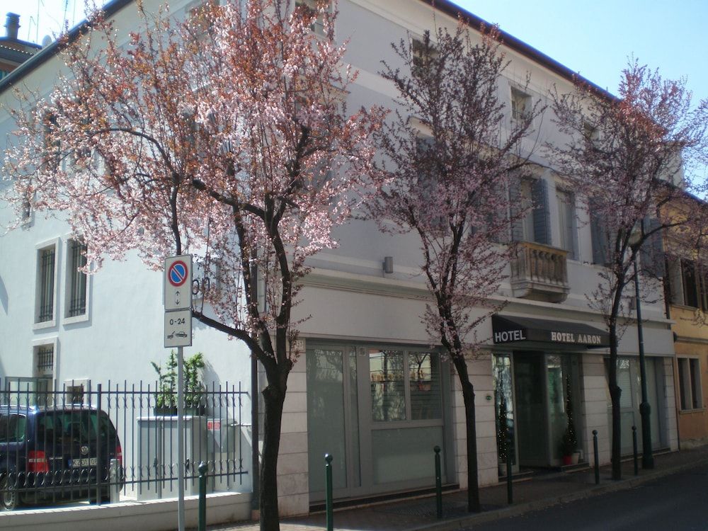 Aaron, foto 12