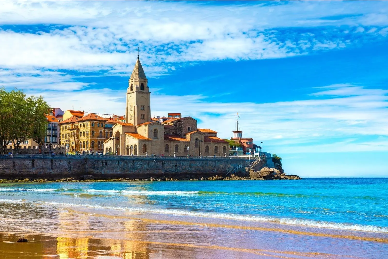 Gijon vanaf het strand