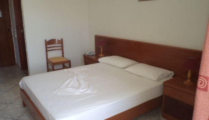 Kamari Bay, foto 2