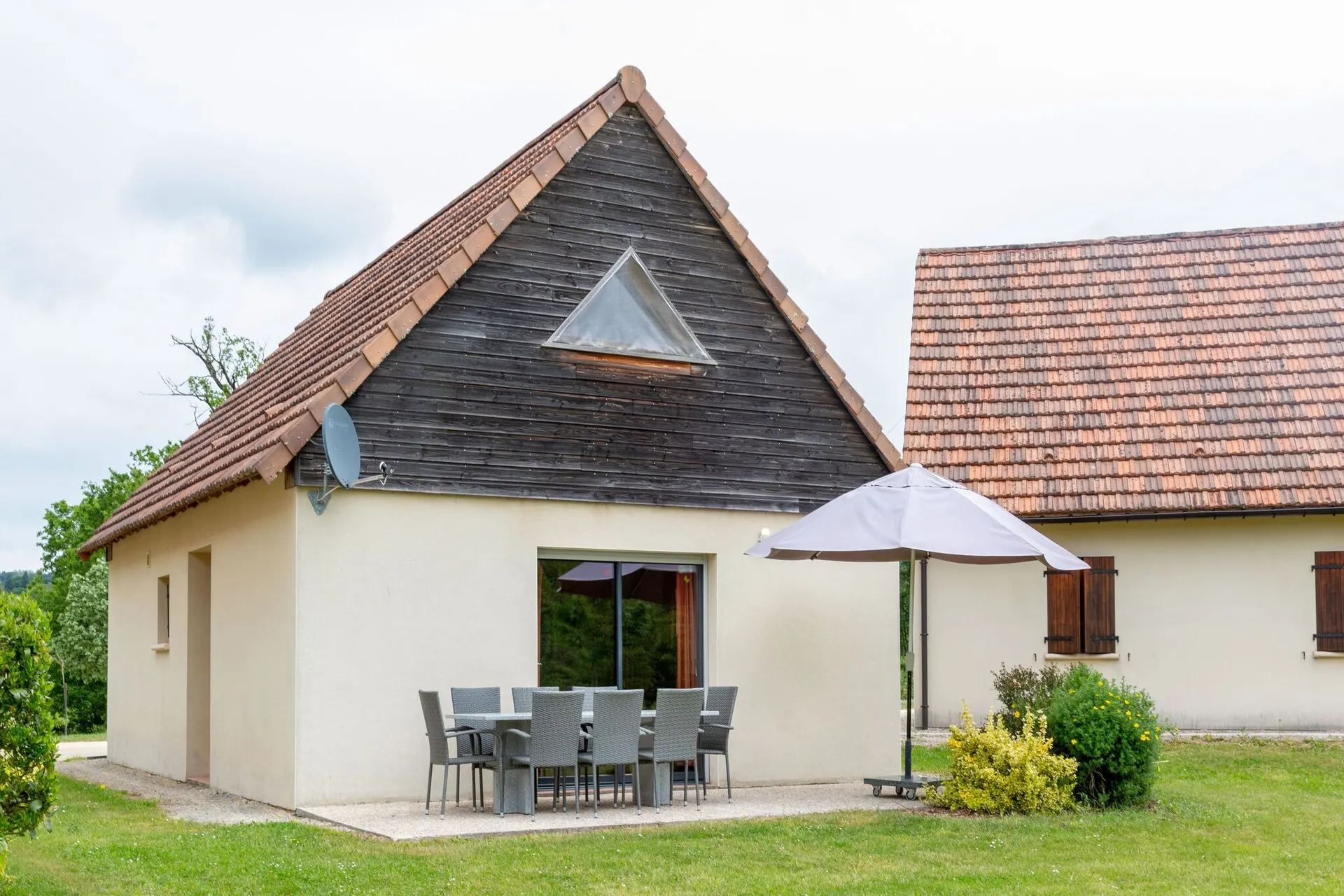 Exterieur vakantiehuis (zomer)