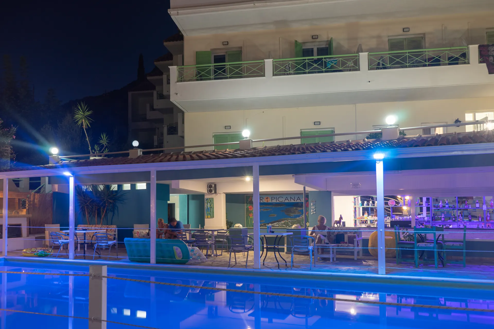 Tropicana Inn