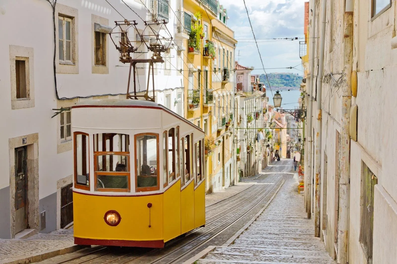 Fly-drive Noord, Centraal en Lissabon (hotels) 11 dagen