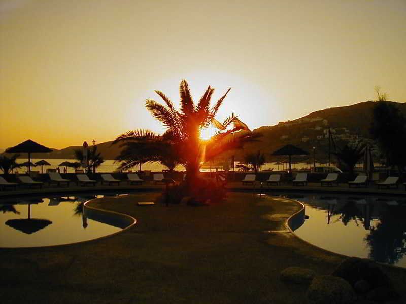 Far Out Village Hotel, foto 2