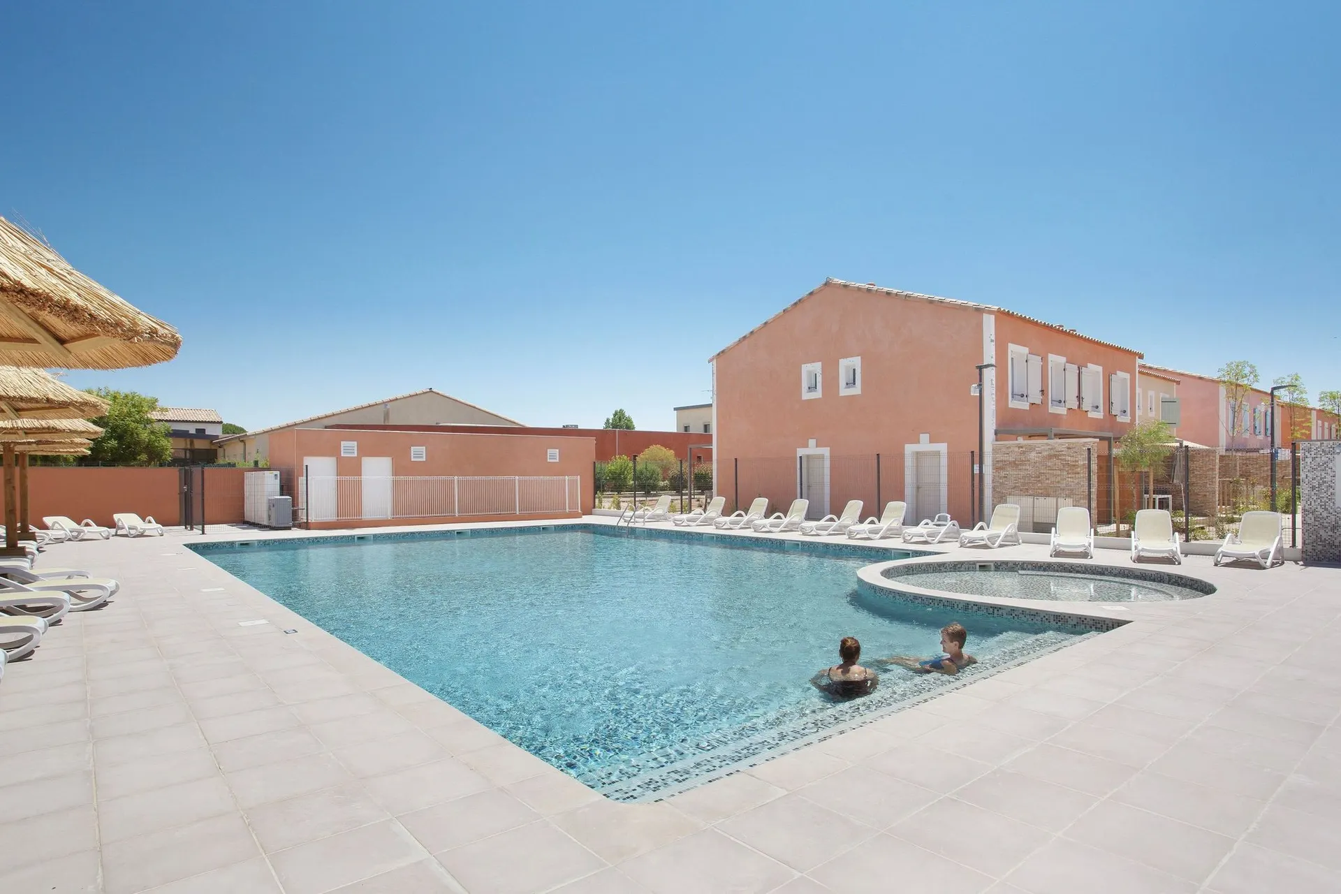Piscine maison de vacances