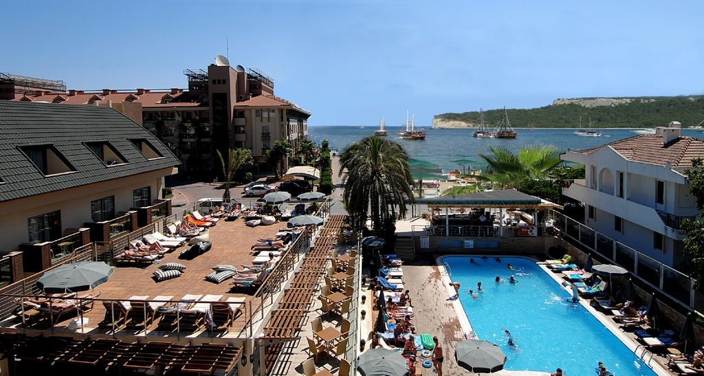 Ambassador Hotel, foto 2
