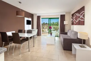 Playa Olid Suites & Appartements