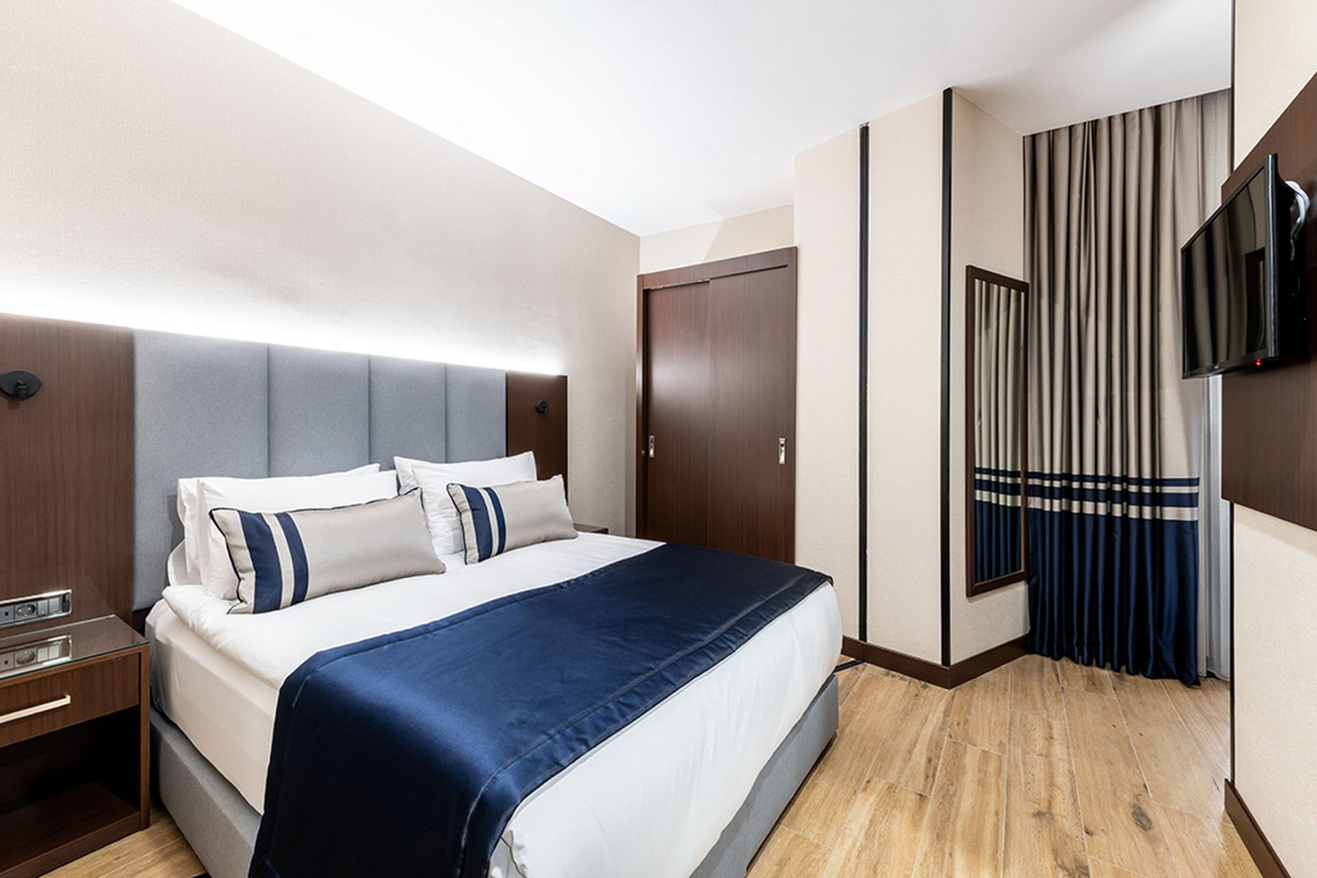 Aprilis Deluxe Hotel, foto 2