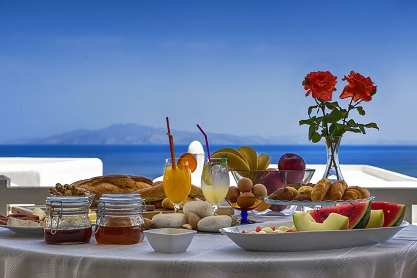 cavos hotel & suites - restaurant1.jpg