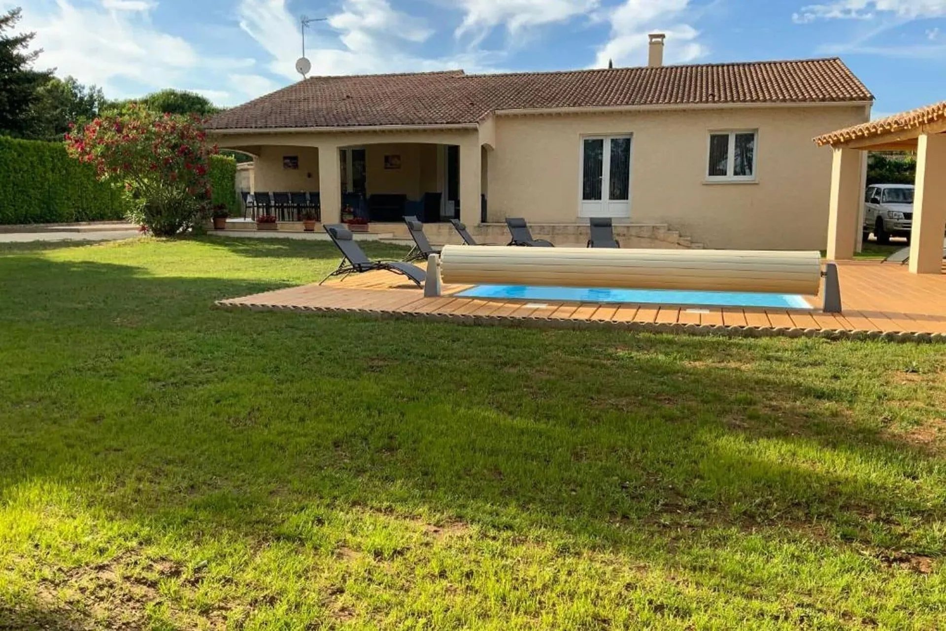 Exterieur vakantiehuis (zomer)