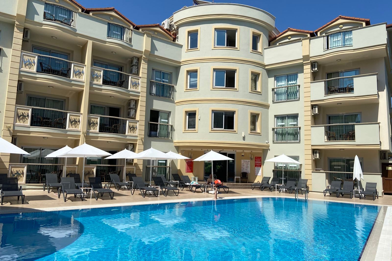 Club Karakas, foto 2