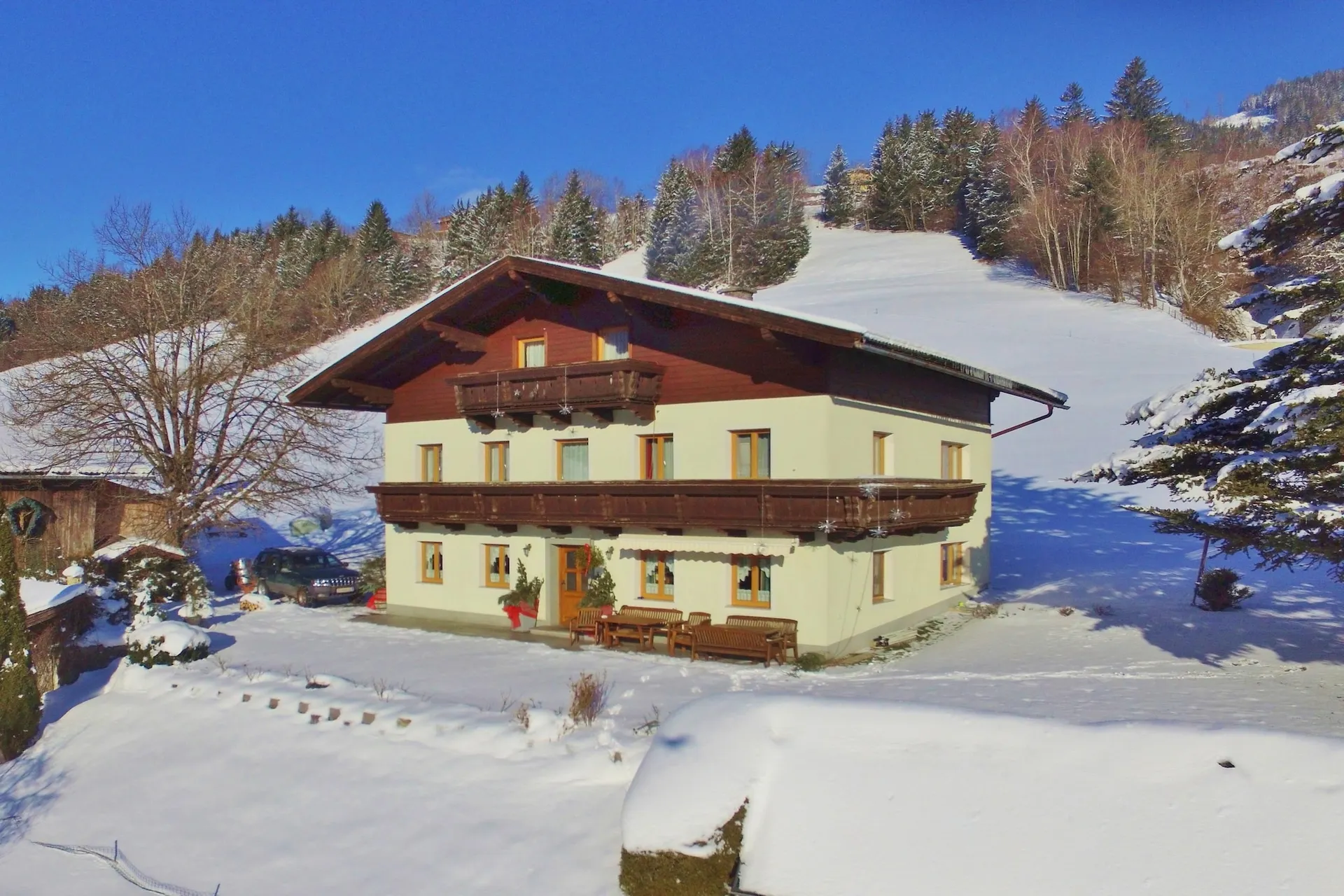 Extérieur maison de vacances (hiver)