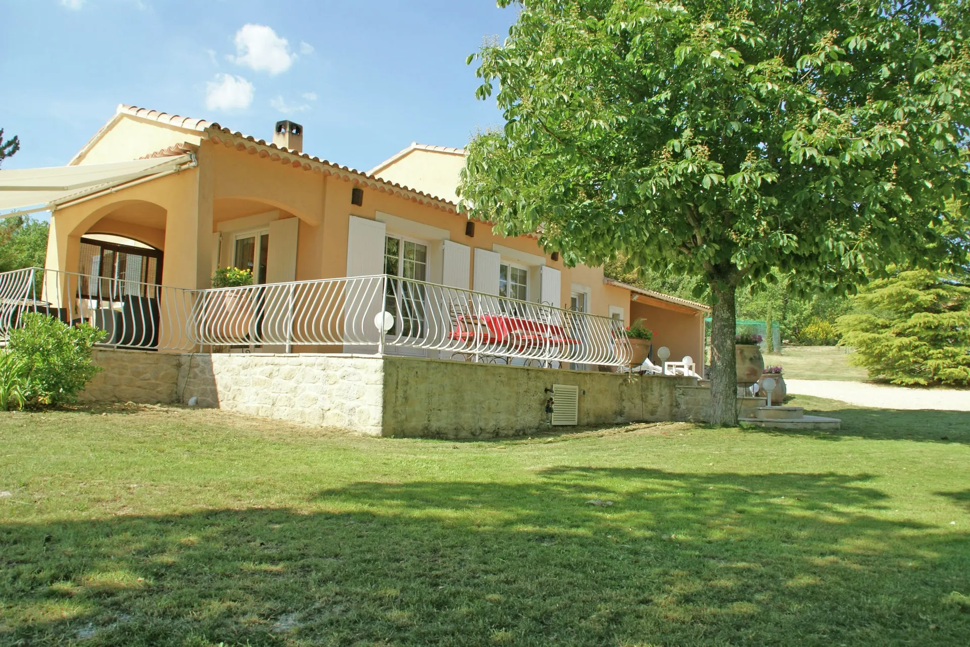 Extérieur maison de vacances (été)