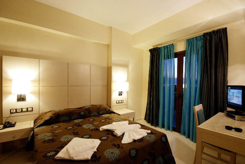 Theros Hotel, foto 9
