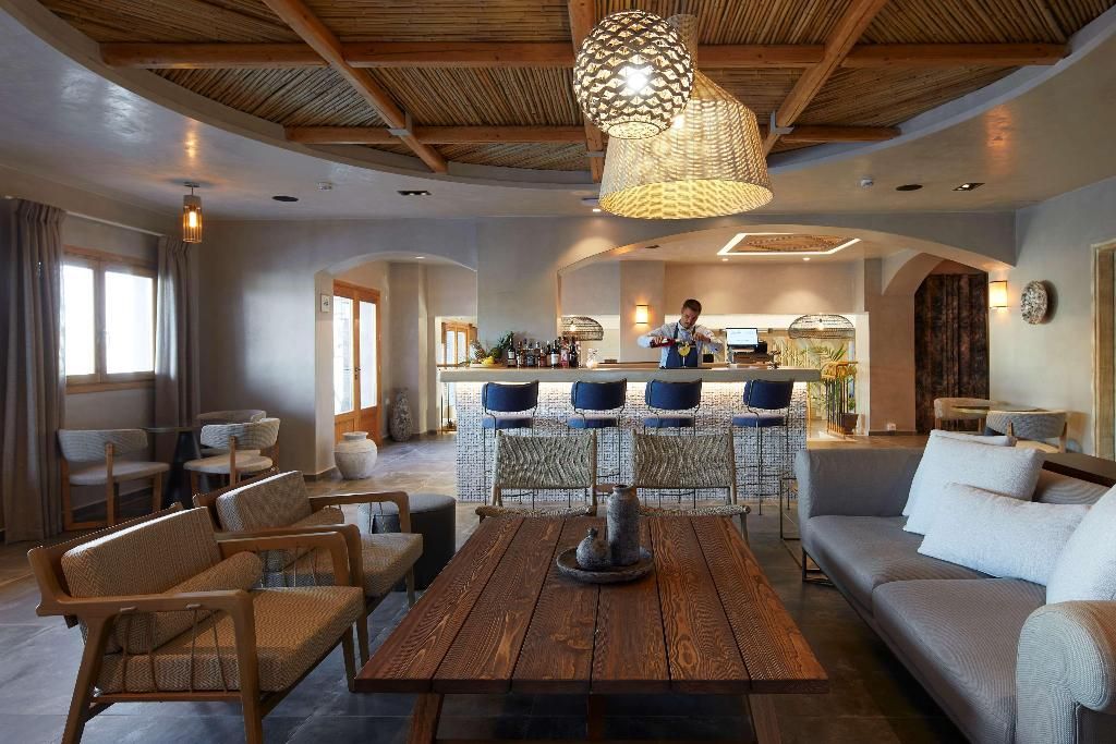 Sea Breeze Santorini Beach Resort, Curio Collection by Hilton, foto 14