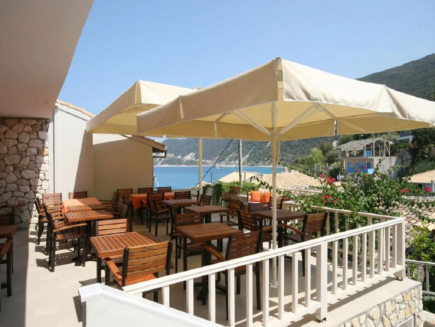 Ionis Hotel