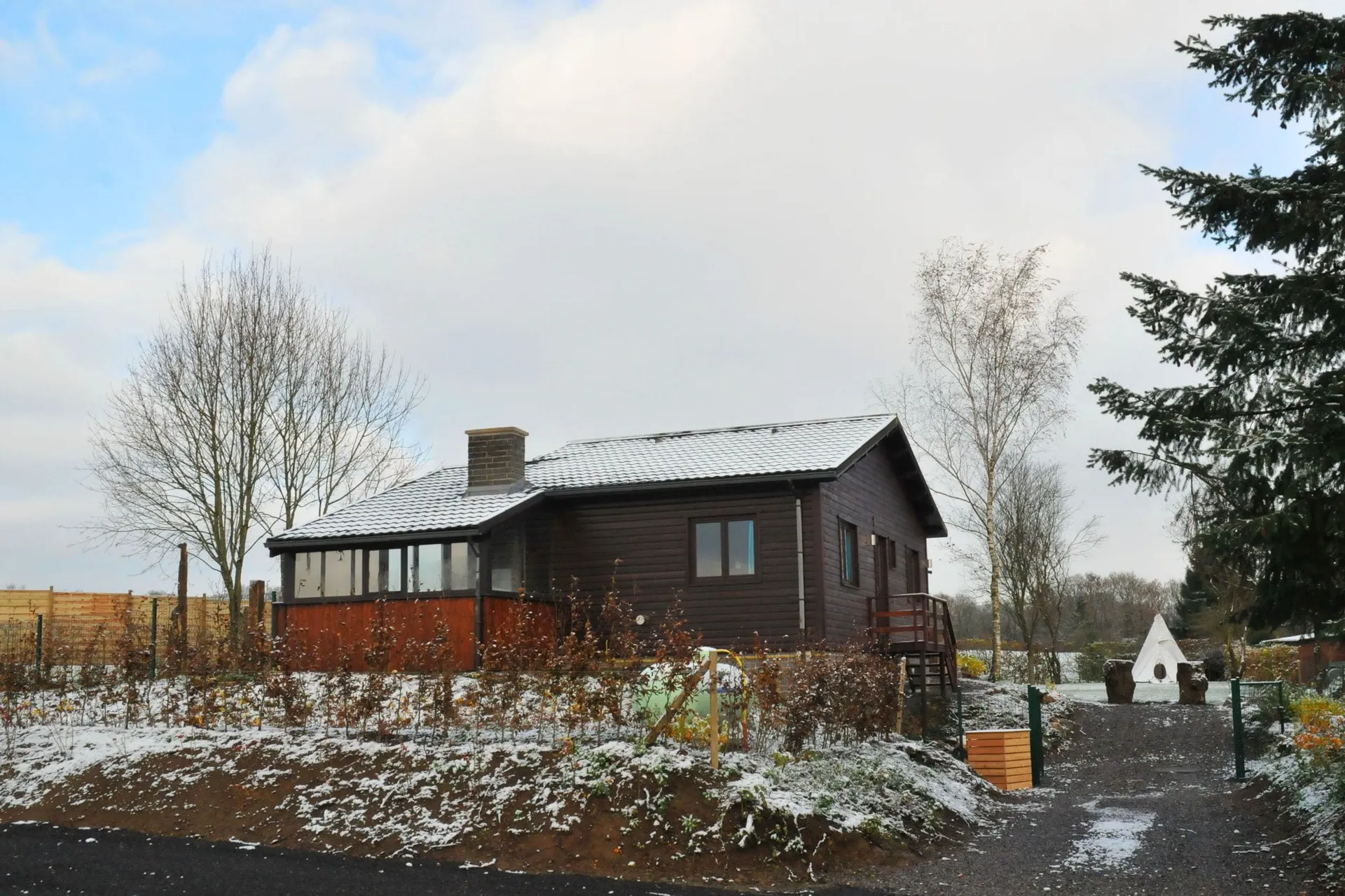 Exterieur vakantiehuis (winter)