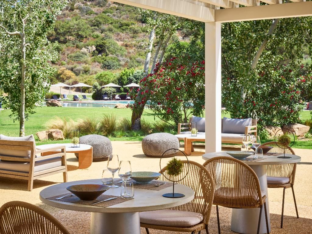 Baia di Chia Resort Sardinia, Curio Collection by Hilton, foto 3
