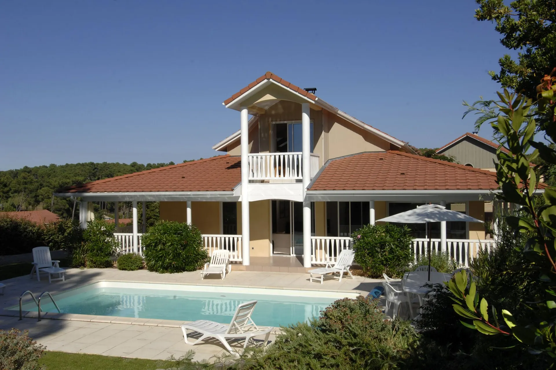 Exterieur vakantiehuis (zomer)