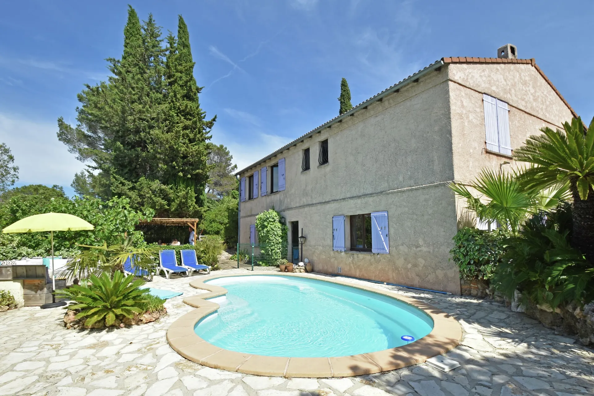 Extérieur maison de vacances (été)