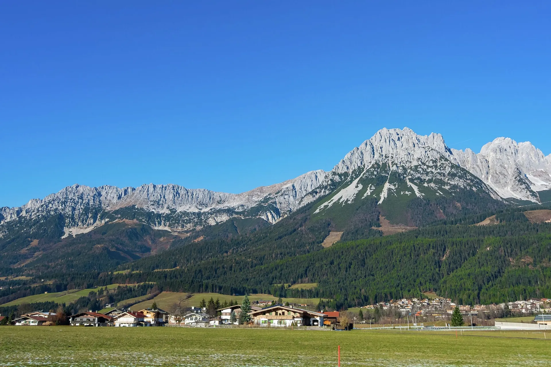 Vue de la maison de vacances (été)