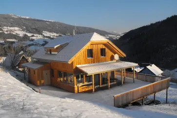 Exterieur vakantiehuis (winter)