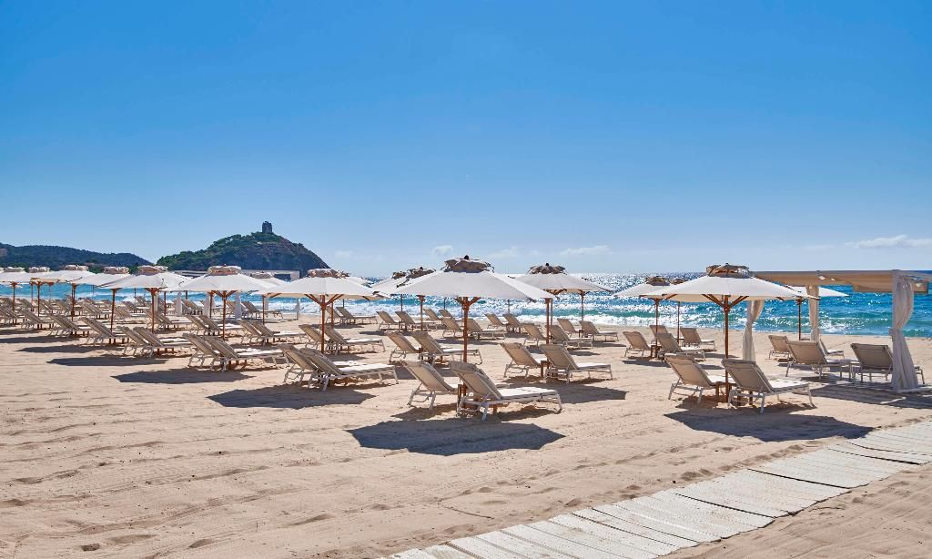 Baia di Chia Resort Sardinia, Curio Collection by Hilton, foto 10