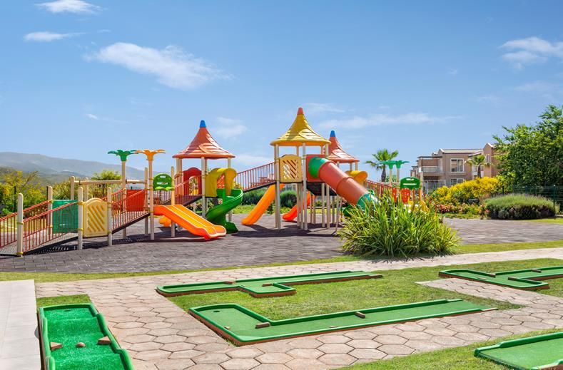 Ramada Hotel & Suites by Wyndham Kusadasi, foto 4