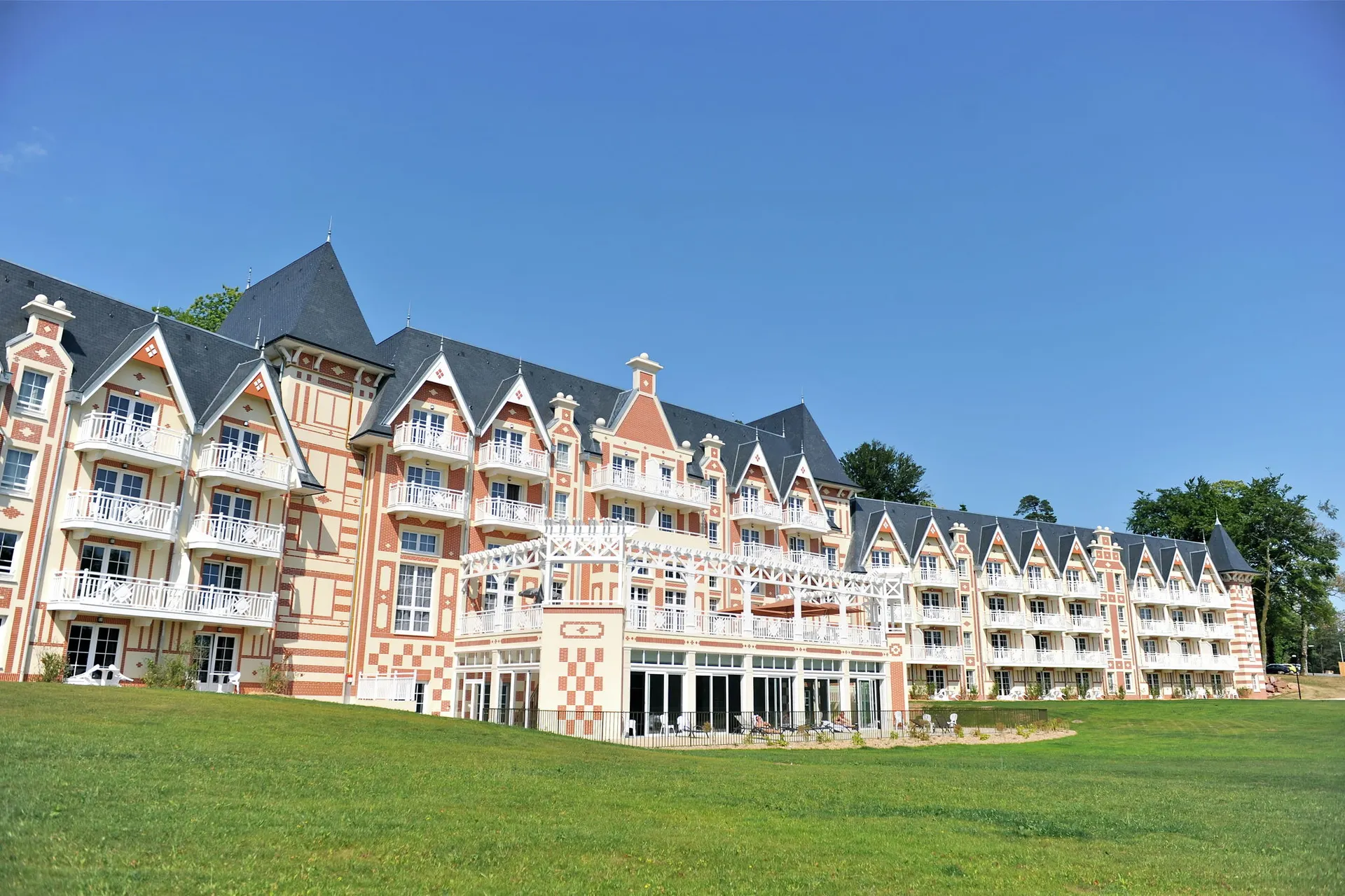 Exterieur vakantiehuis (zomer)
