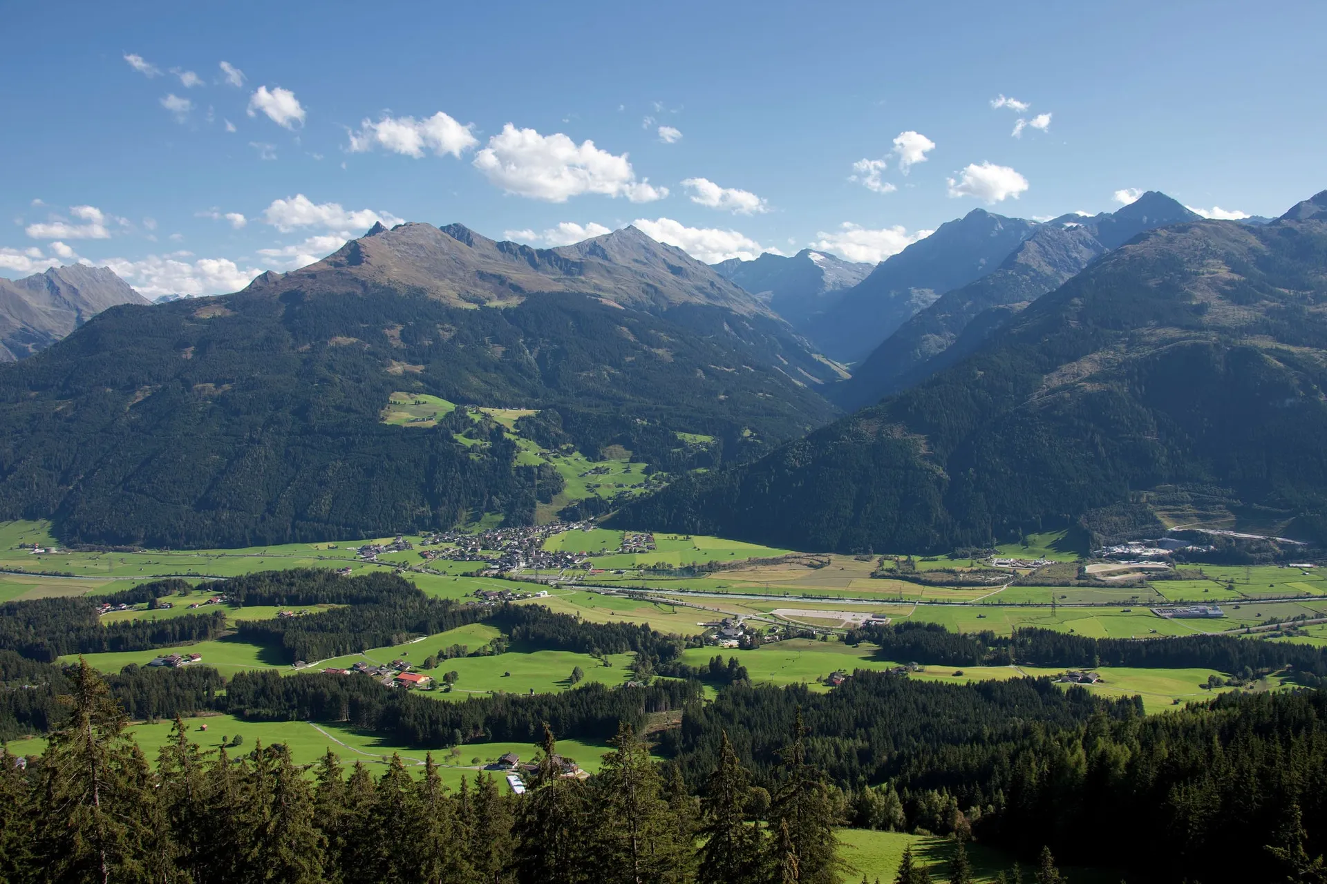 Vue de la maison de vacances (été)