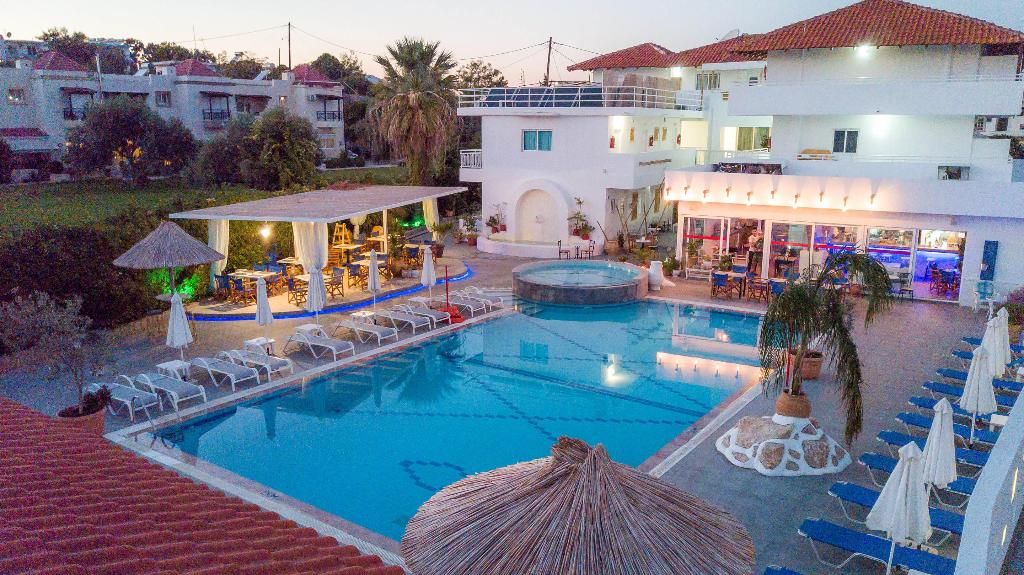 Tinas Plus Hotel, foto 10