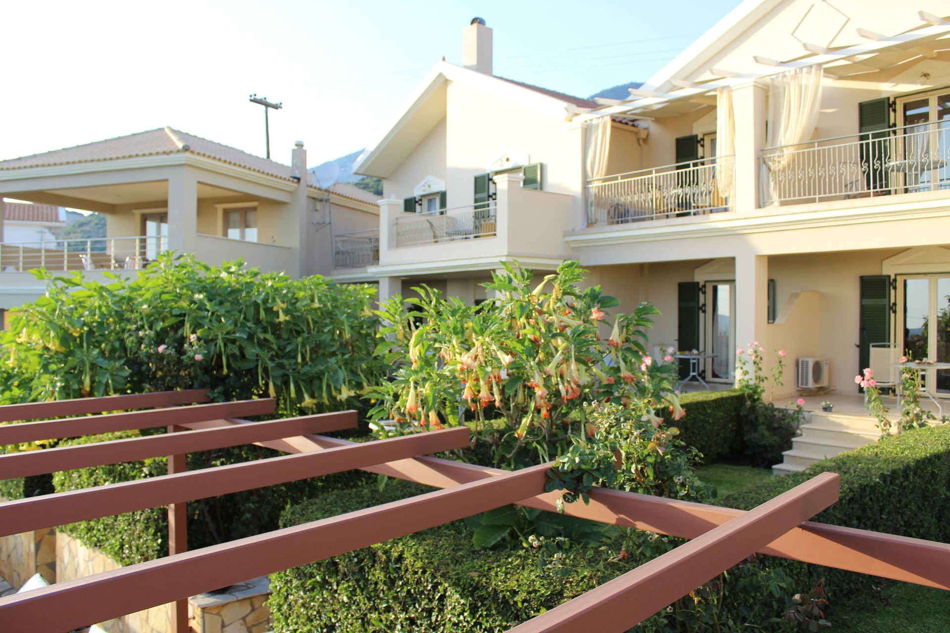 Nostimon Emar, foto 2