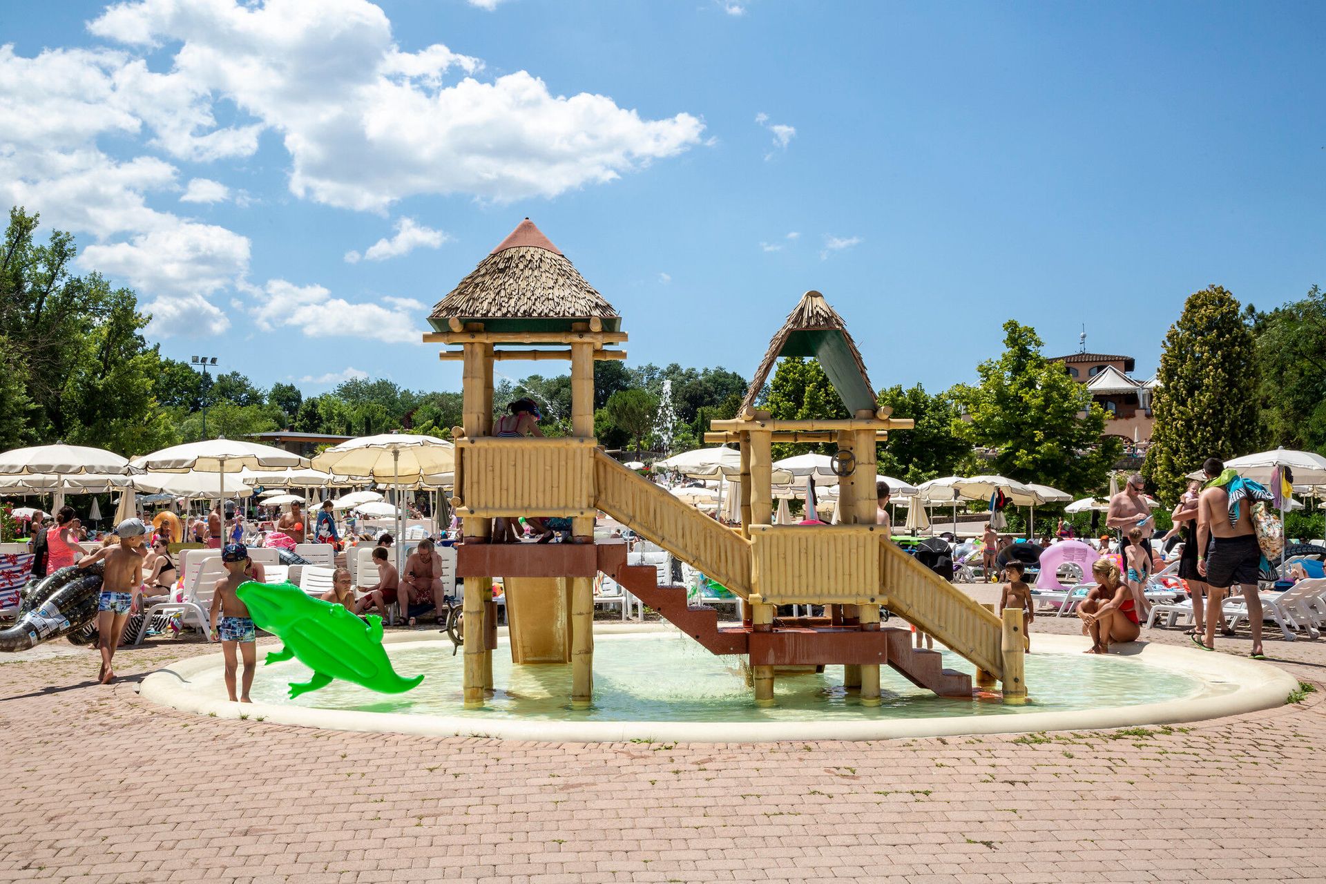 hu Norcenni Girasole Village, foto 4