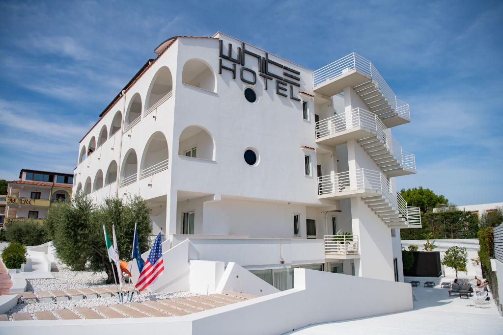 White Hotel, foto 13