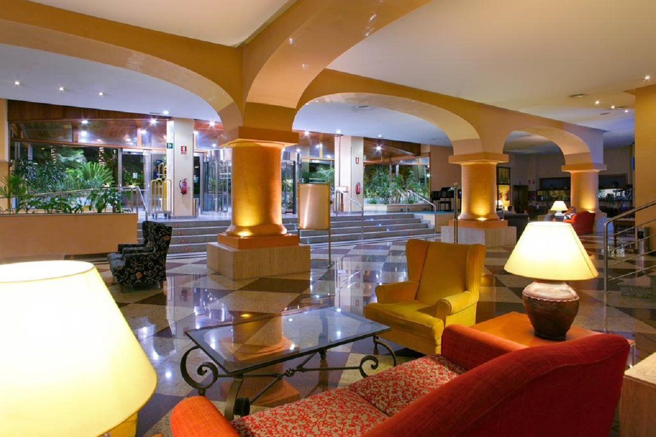 Hotel ILUNION Les Corts, foto 2