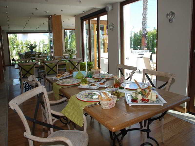 The Corner, foto 12