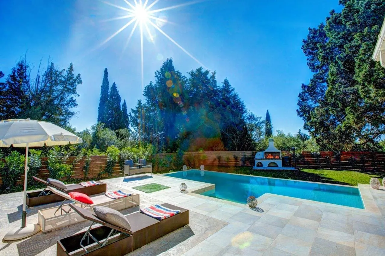 Villa Laalu - zwembad