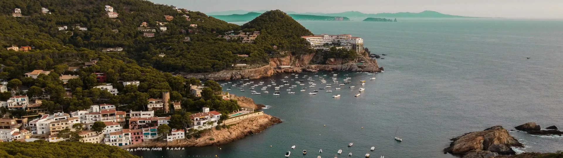 Un billet pour le soleil ? Optez pour un voyage de dernière minute vers et depuis la Costa espagnole !