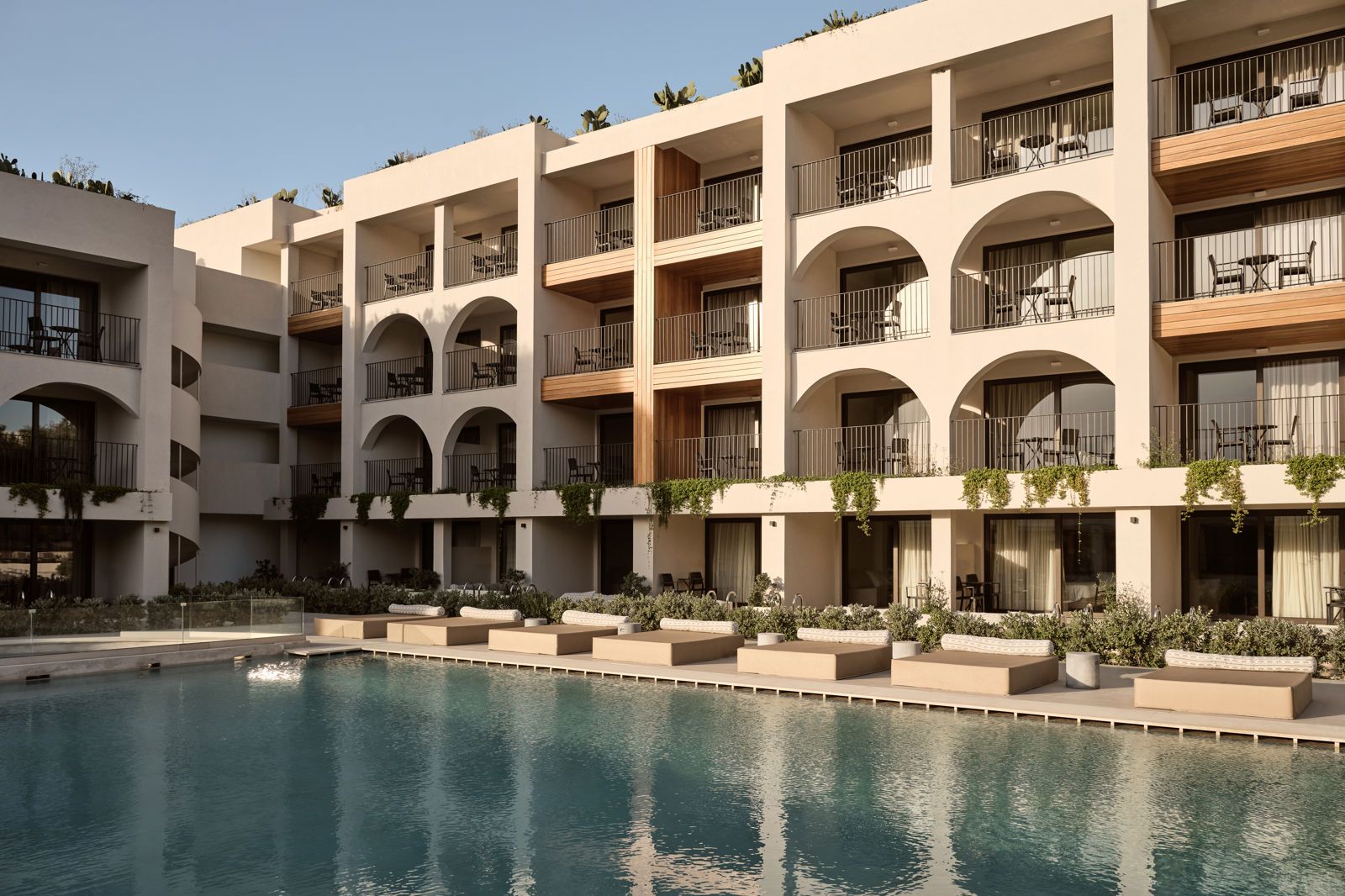 Planos Deluxe Hotel, foto 2