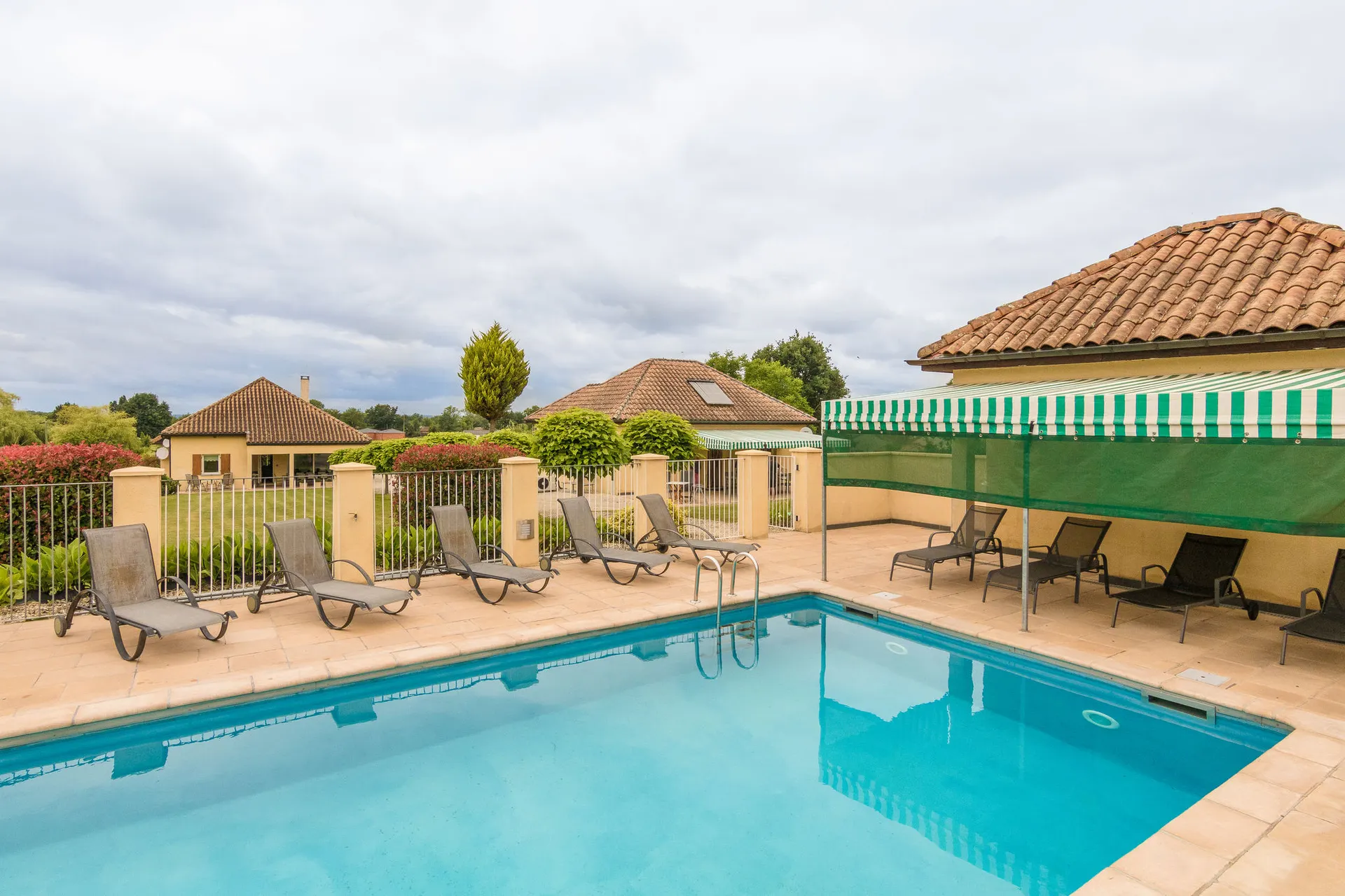 Piscine maison de vacances