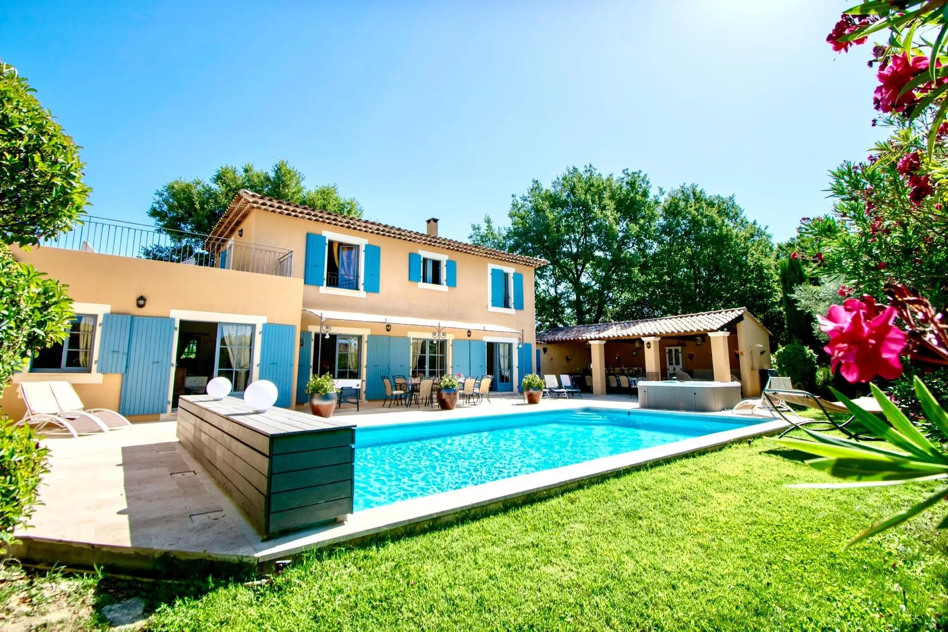 Extérieur maison de vacances (été)