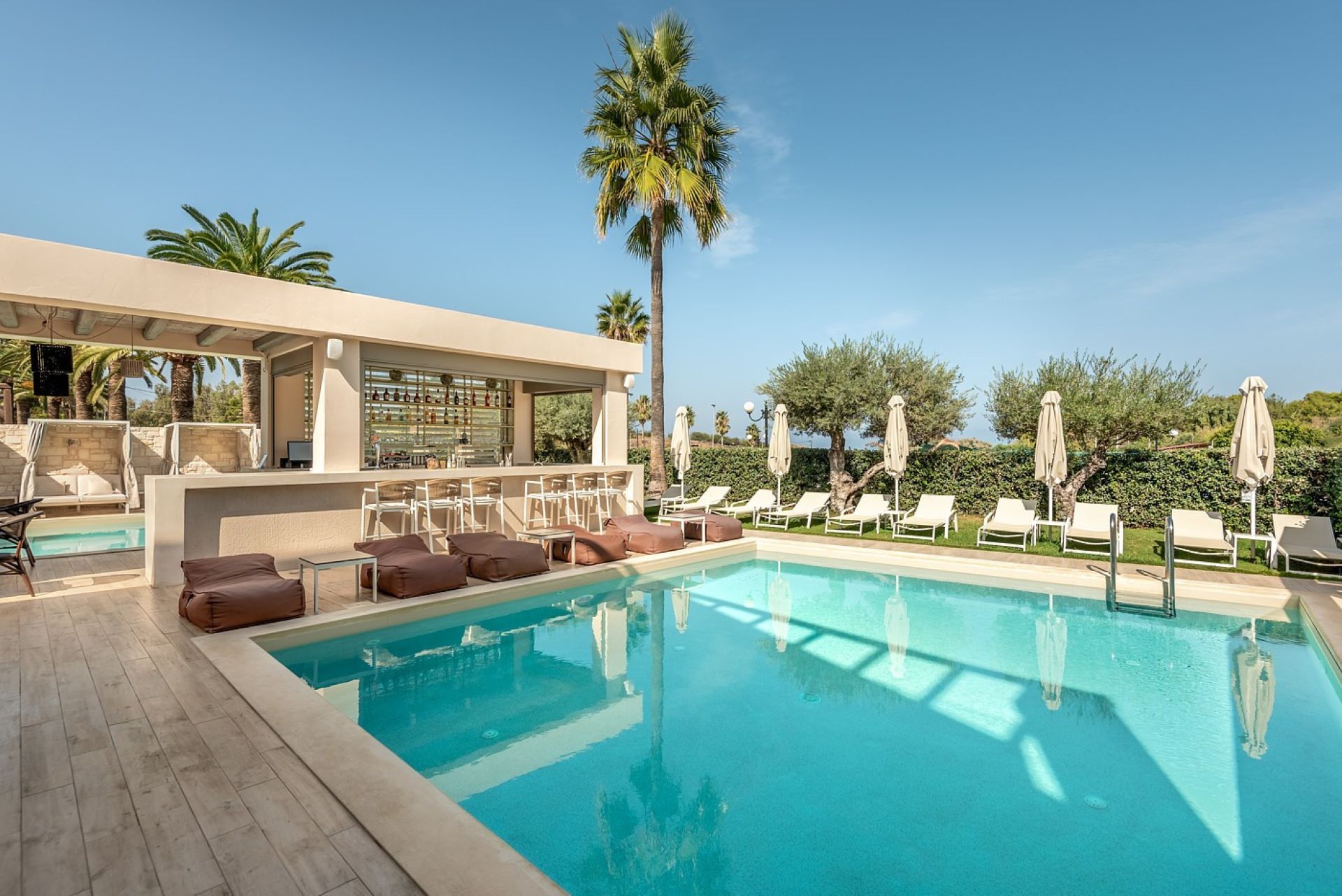 Airis Boutique & Suites