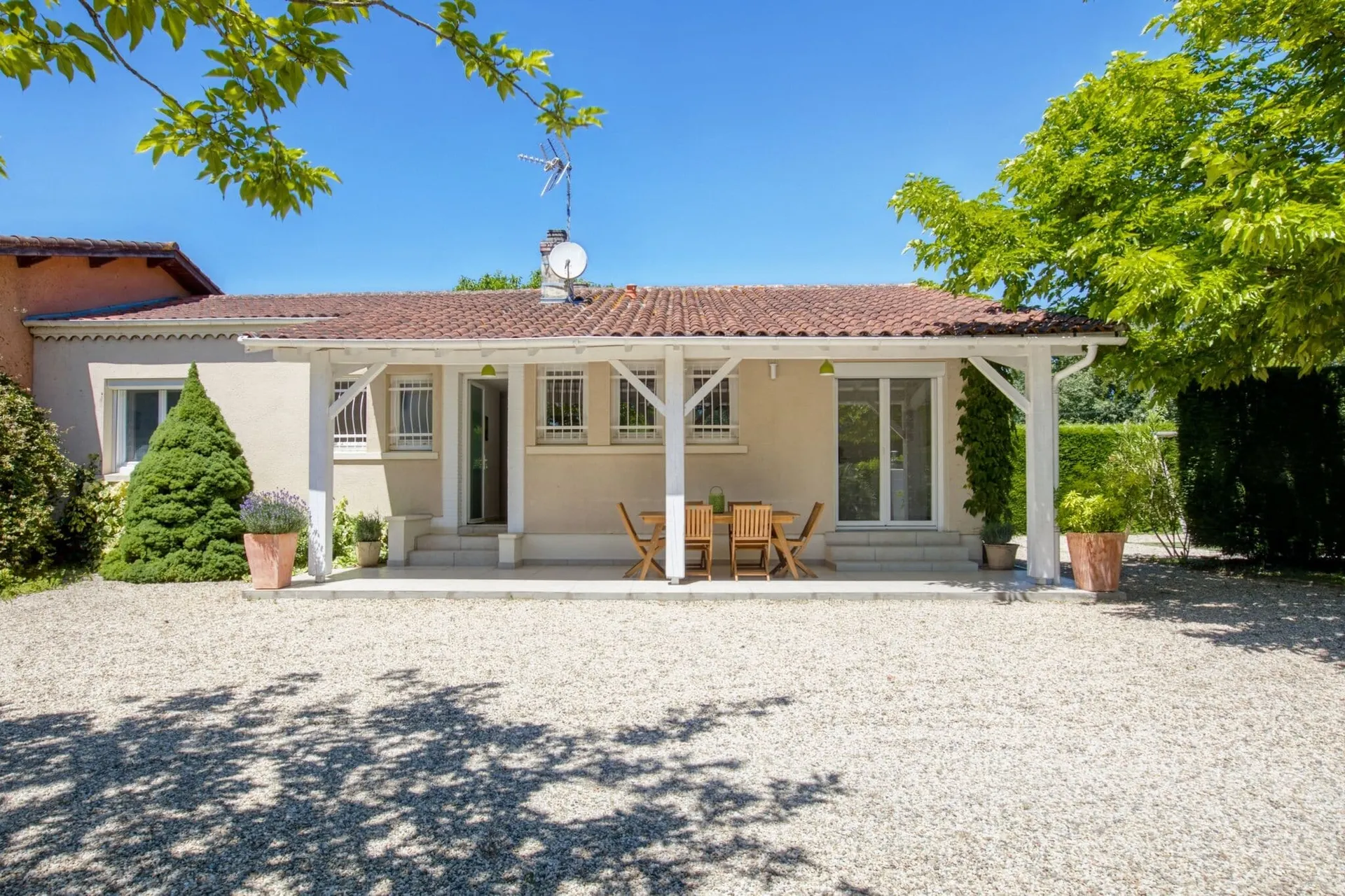 Extérieur maison de vacances (été)