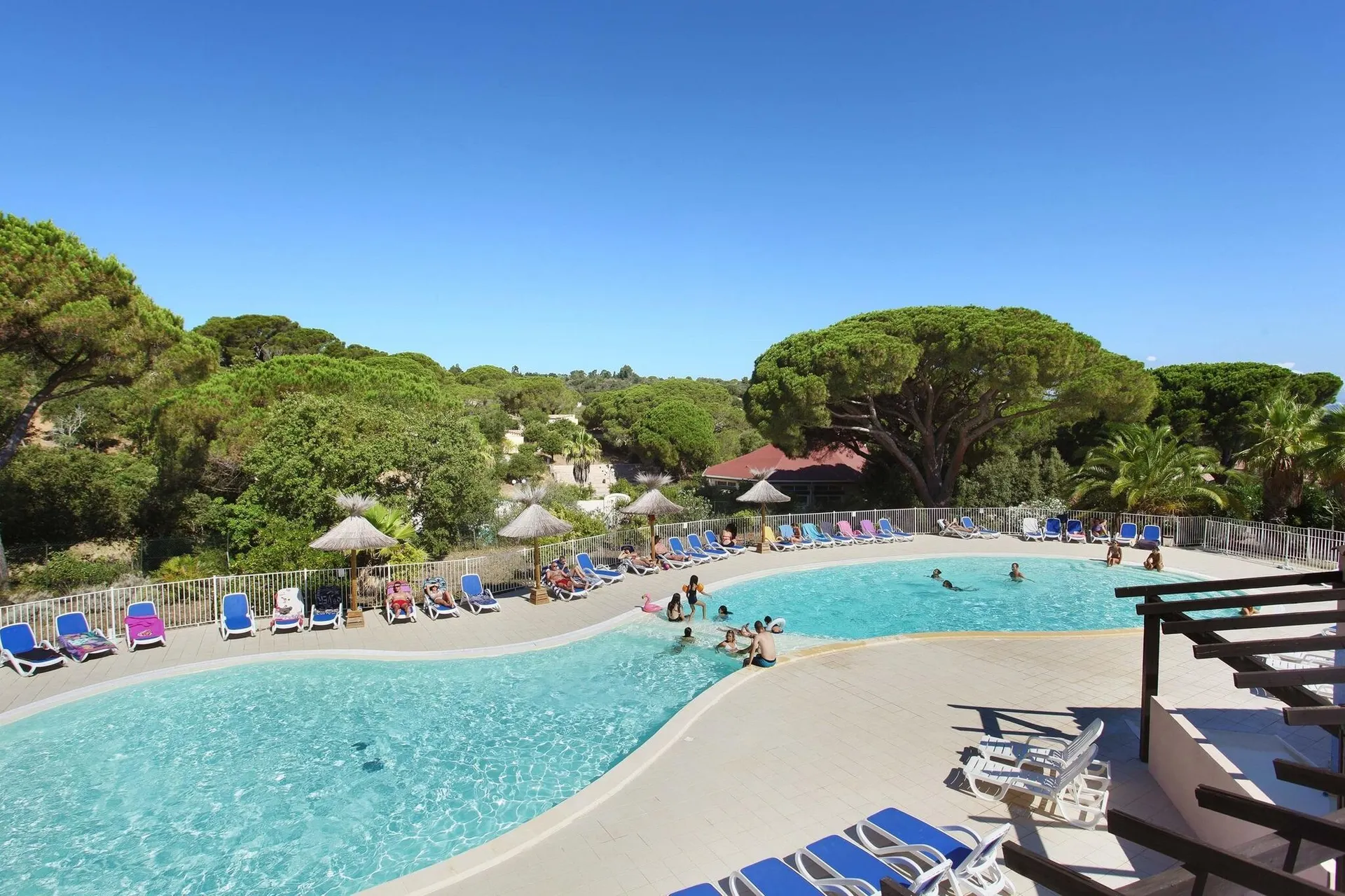 Piscine maison de vacances