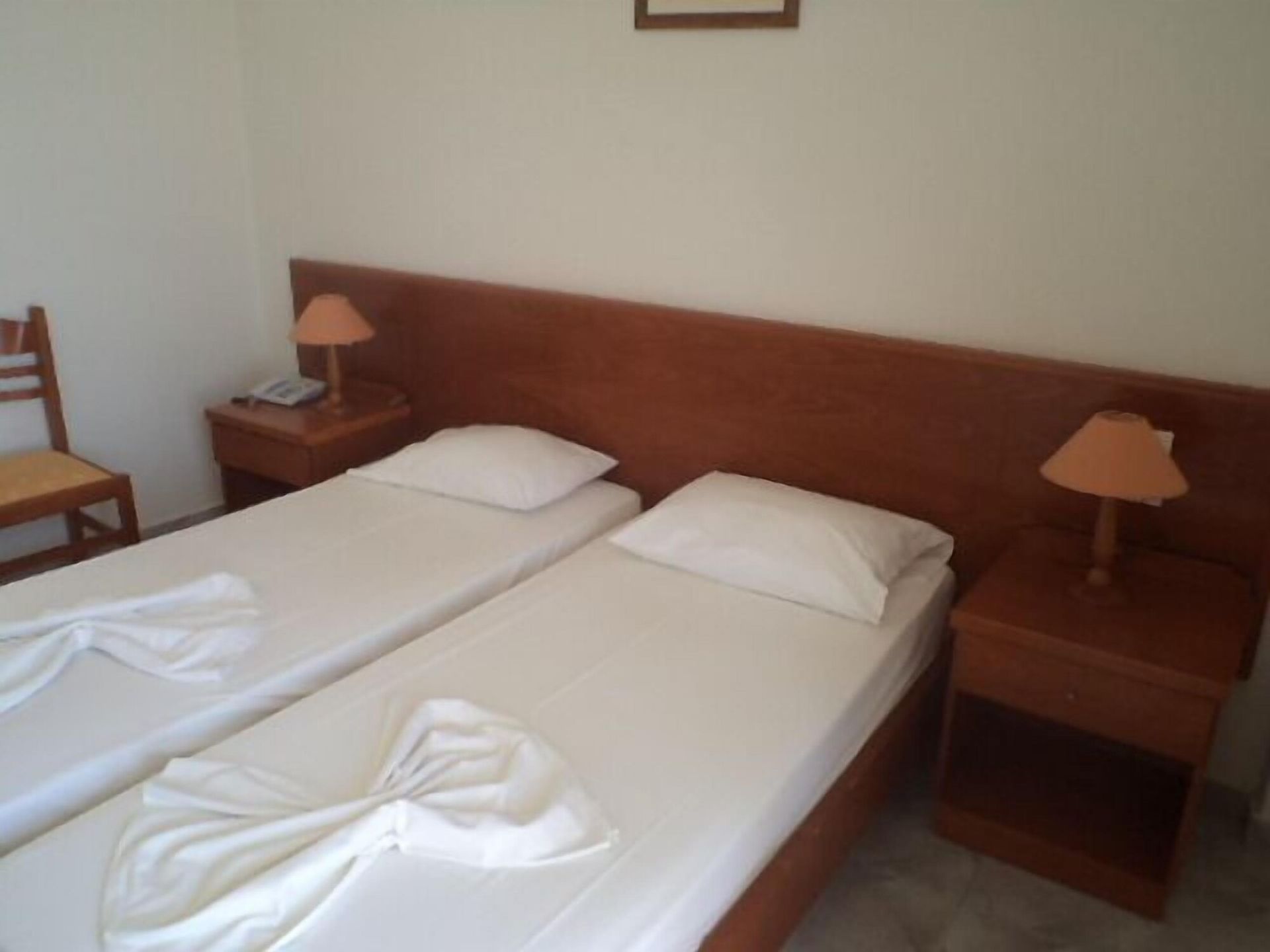 Kamari Bay, foto 12